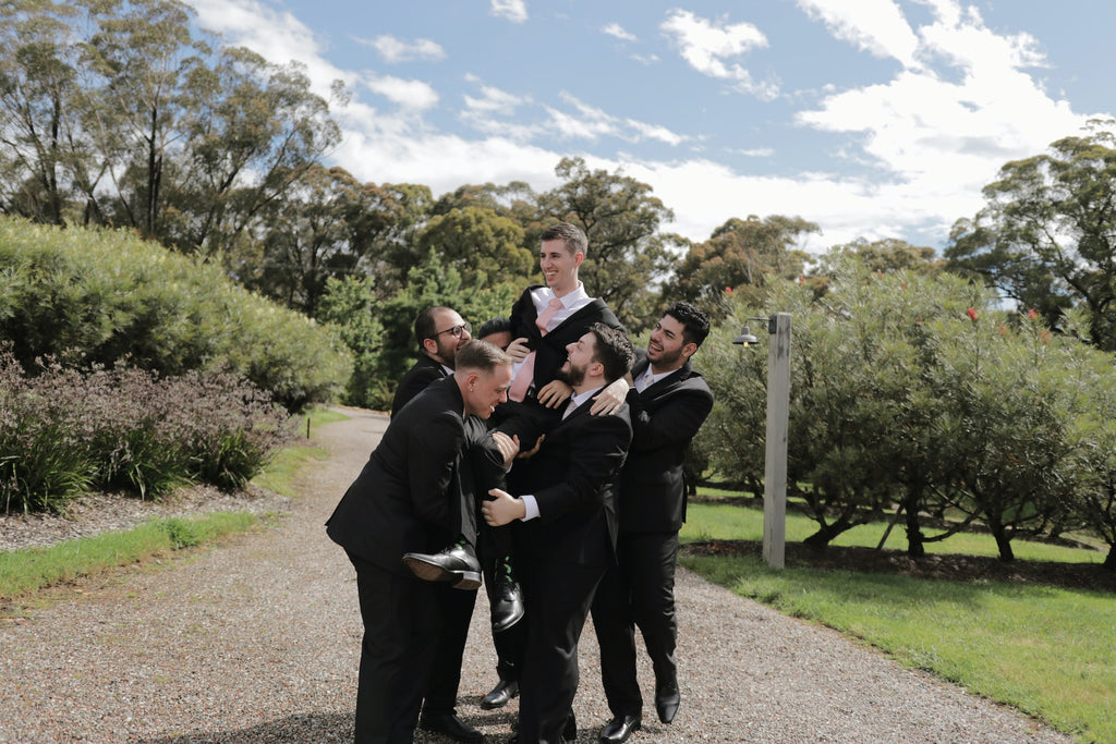 5 Cool Ideas to Ask Your Groomsmen to Your Wedding